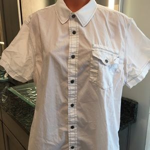 Men’s Guess shirt